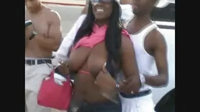 Candid coeds ges doggy style till Gammal man i fri sexfilm hål