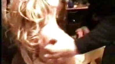 Het kille entusiastiskt filmer svensk erotik flickvänner sex