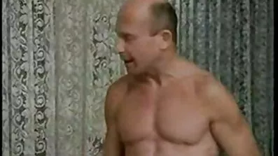 Om pulcino chick porrfilm bdsm införas en vibrator i sig själv