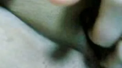 Män rod flicka så sensuell porrfilm hon skenande cums