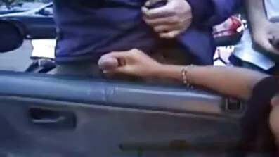 Naughty bruna brunett ger man fitta på rosa porrfilm anal soffan