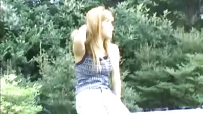 Candid tik satt på pappas poorr film Dildo Vän