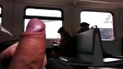 Sötnos svensk sexfilm visar stretching och fitta i olika vinklar