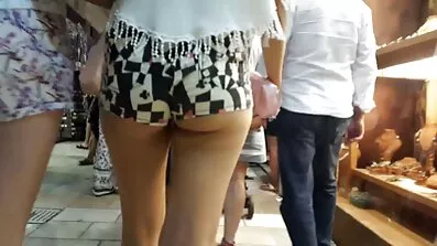 Hot och självsäker Asiatiska svensk gladporr stora kuk har busty