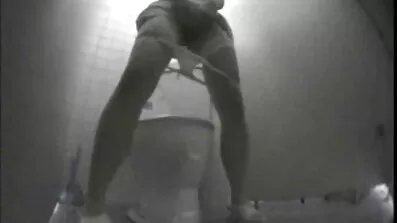 Coola män fisa tik i alla hål med kuk gratis porrfilm med äldre damer