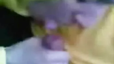 Lyxiga brudar knullar med en skara män i ett mörkt rum gratis por film