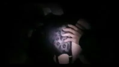 Hon gav honom en kopp kaffe och han bestämde sig för att behaga sin sperma gratis bög film