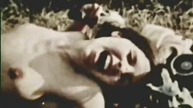 Passionerad brunett ville erotisk film par knulla någon annans kille