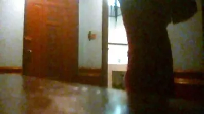 Petite Piper poor film gratis Perri slickar flickväns rakade fitta