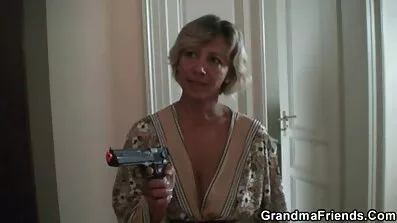 Bise Lad damer med pojkvän med mamma porrfilm Knullar
