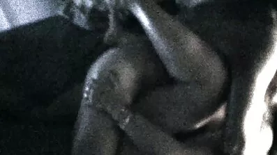 Yr amatör sexfilm jävla två flickor i olika positioner
