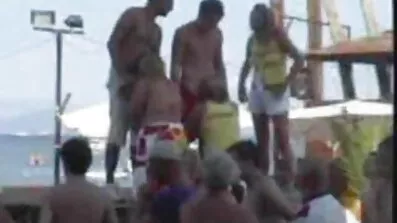 Mannen slutade medan han tittade på gratis porrfilmer sin fru ha sex med en annan