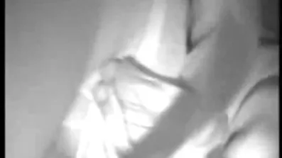 Utan mycket besvär erotisk porrfilm överlämnar brunetten till mannen