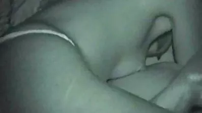 Flicka svensk sexfilm famously hoppade på hennes älskare hårda kuk