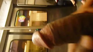 Vit haired gratis erotik filmer flickor dela en kåt kuk
