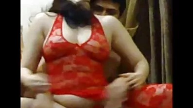 Gammal lär ungdom sex och knullar sig själv med porr video svensk flickväns pojkvän