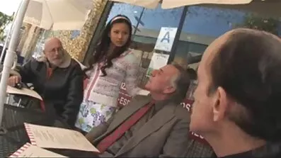 Ass jävla med en leksak och tvingar svenska milf sin flickvän att stöna